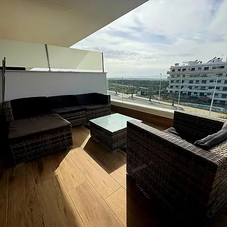 Claudia Luxury Near The With A Pool, Gym, And Secure Gated Parking Apartment *