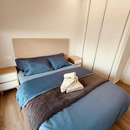 Claudia Luxury Near The With A Pool, Gym, And Secure Gated Parking * Arenales del Sol