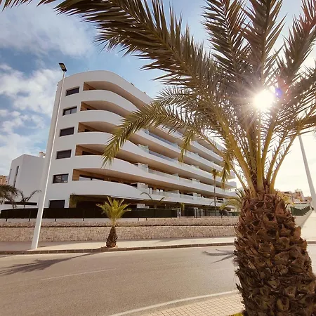 Claudia Luxury Near The With A Pool, Gym, And Secure Gated Parking Apartment *