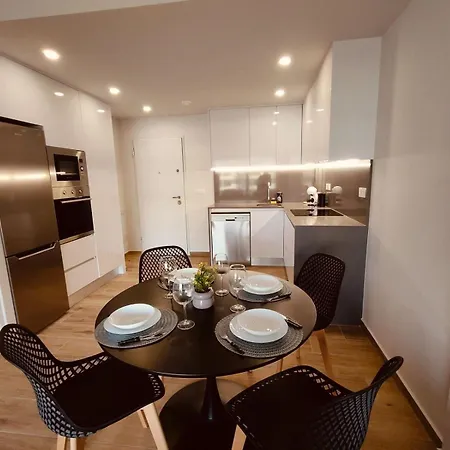 Apartment Claudia Luxury Near The With A Pool, Gym, And Secure Gated Parking *